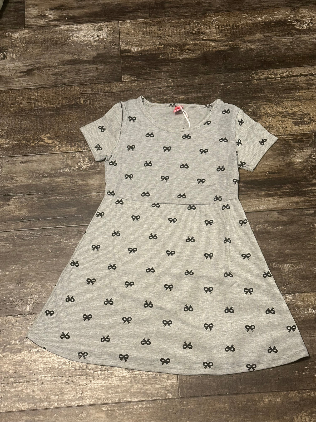 Skater S/S Dress w/ Bow Print - Perfect for Playful Days