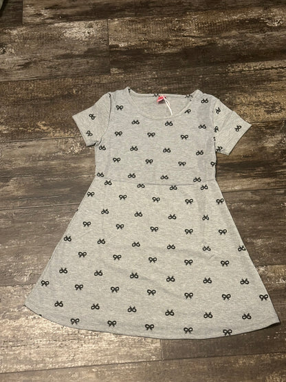 Skaterkleid mit Schleifendruck (kurze Ärmel)