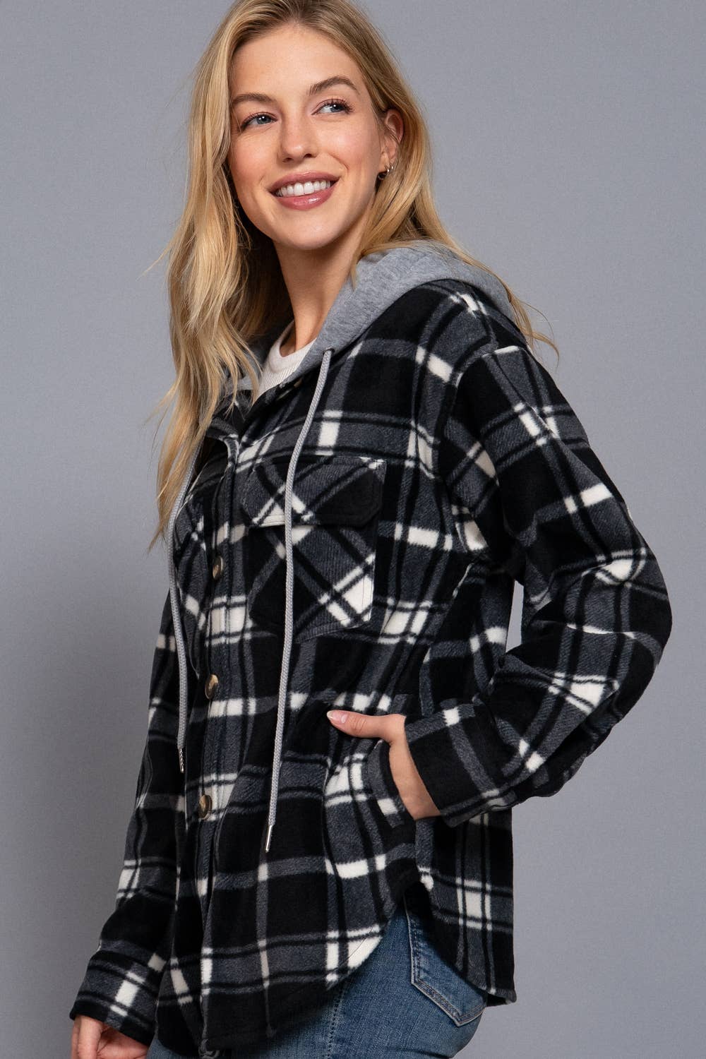 Langärmliges kariertes Button-Down mit Hoodie-Fleecejacke